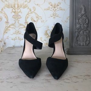 Vince Camuto Suede Green Pumps